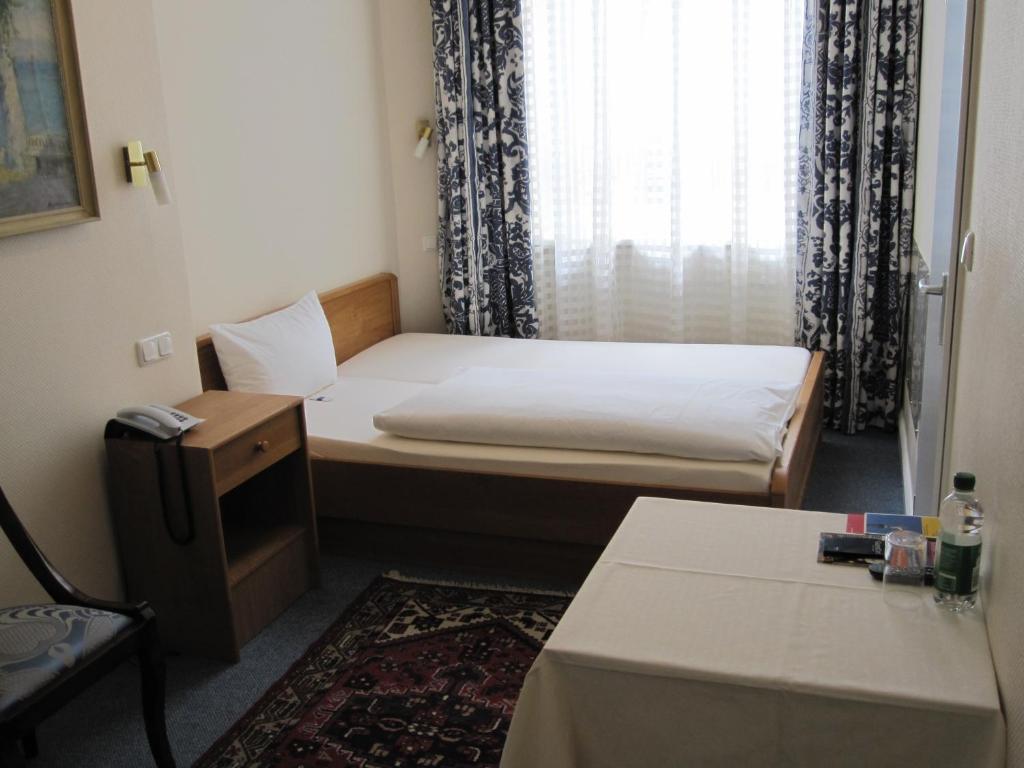 Hotel Pension Fasanenhaus Berlin Room photo