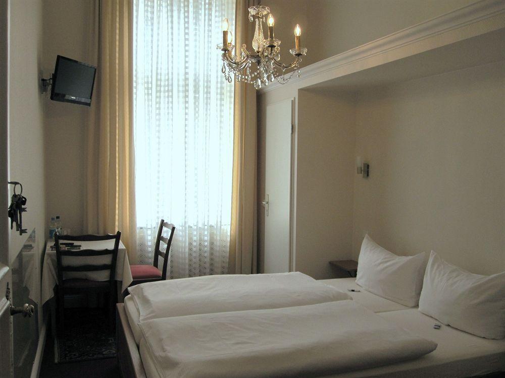 Hotel Pension Fasanenhaus Berlin Exterior photo