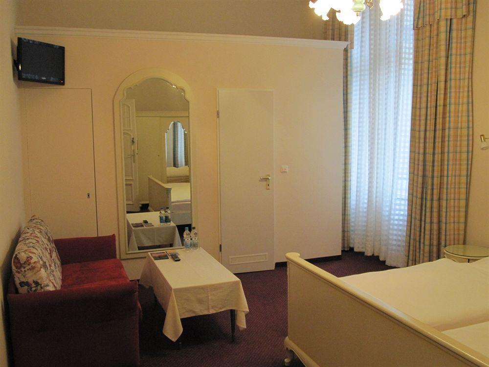 Hotel Pension Fasanenhaus Berlin Exterior photo