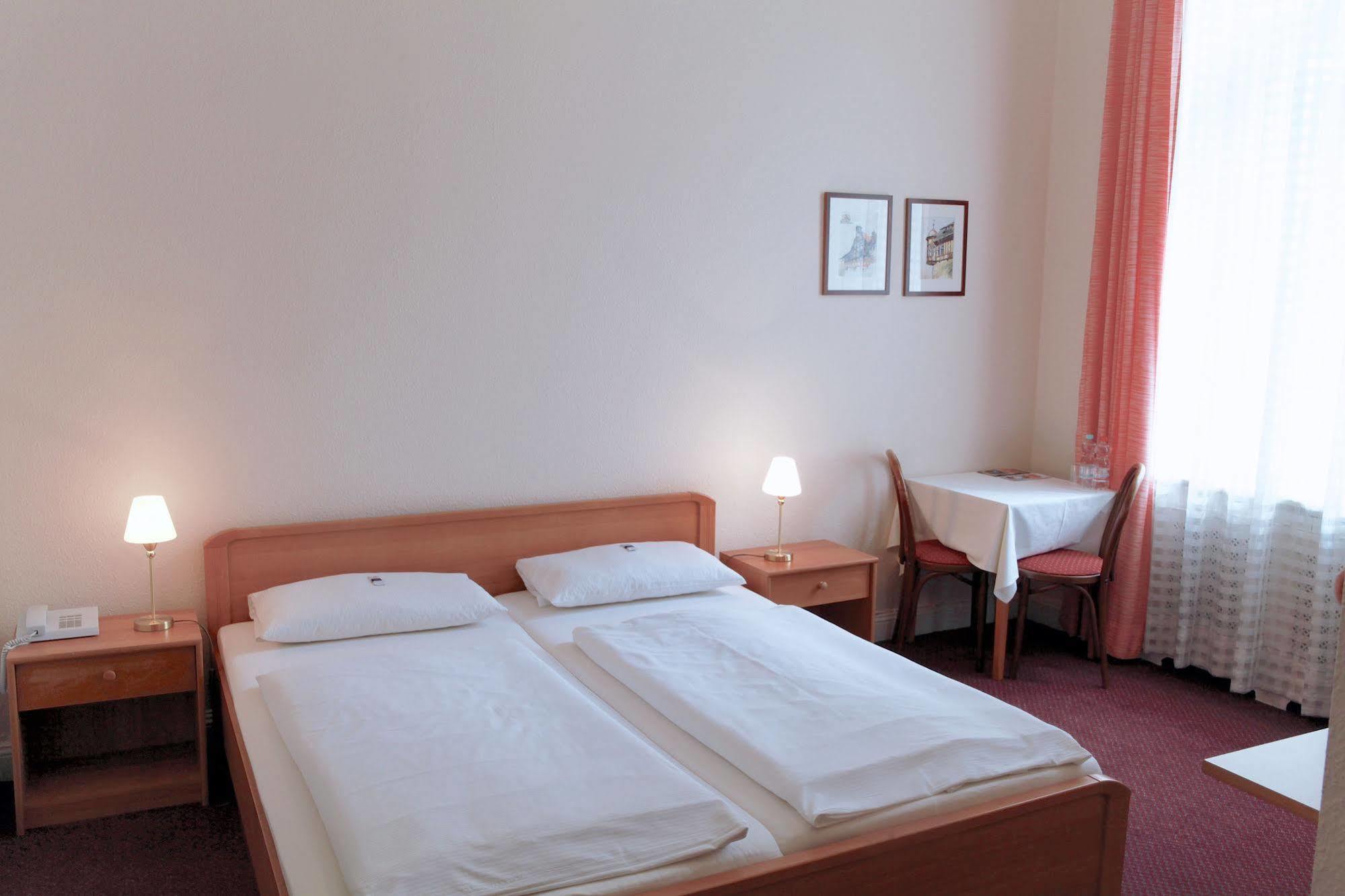 Hotel Pension Fasanenhaus Berlin Exterior photo